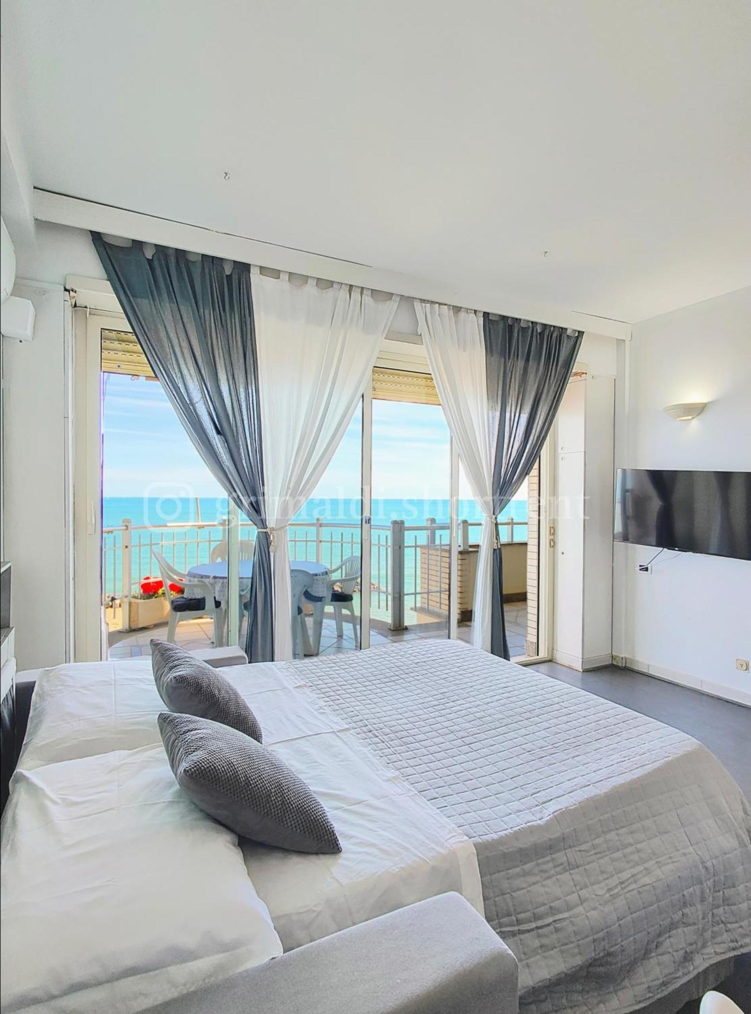 Colibri Apartment Nettuno Exterior photo